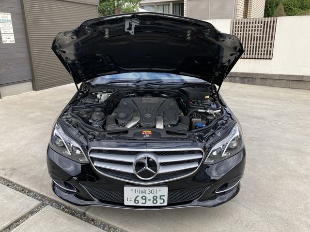 MERCEDES BENZ E class sedan