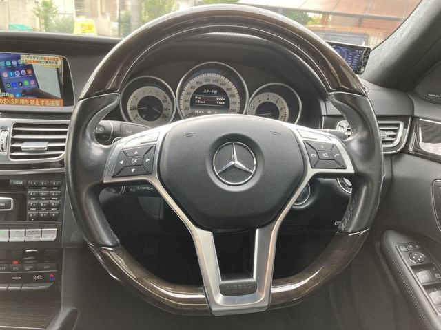 MERCEDES BENZ E class sedan