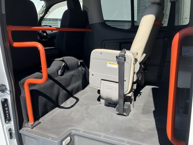 NV350 CARAVAN 4WD