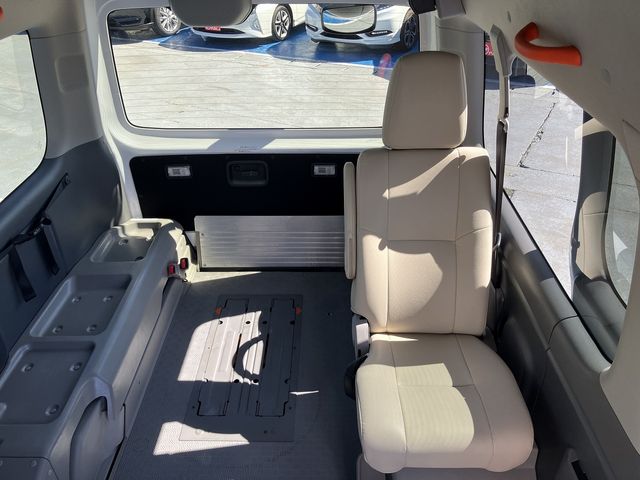 NV350 CARAVAN 4WD