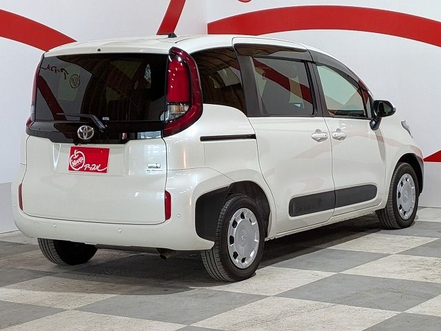 SIENTA HYBRID