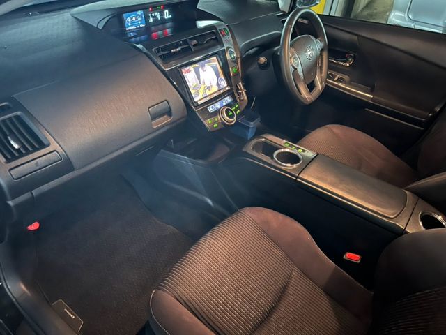 PRIUS Alpha