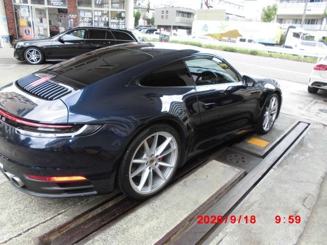 PORSCHE 911