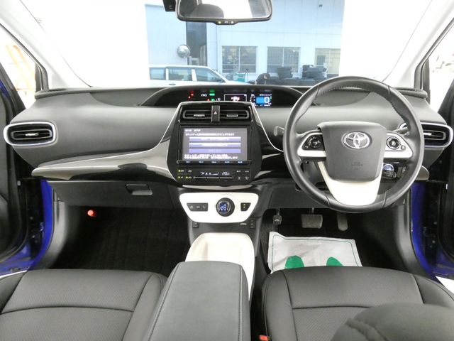 PRIUS 4WD