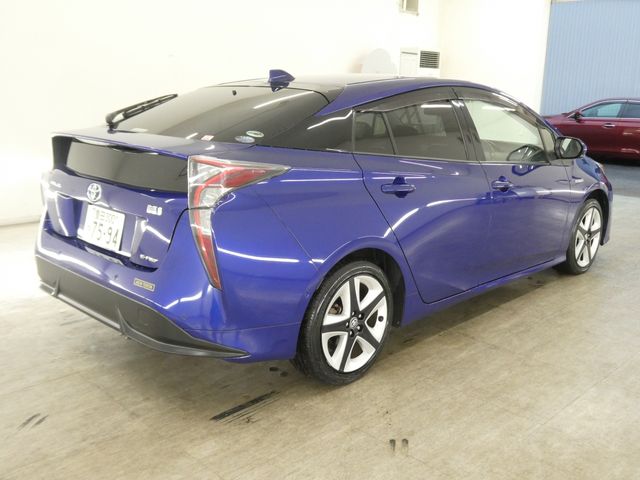 PRIUS 4WD