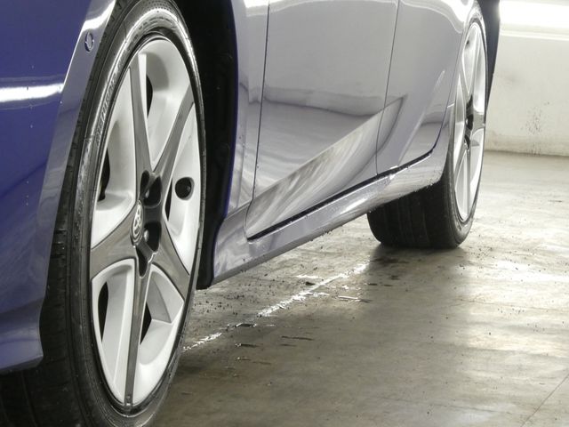 PRIUS 4WD