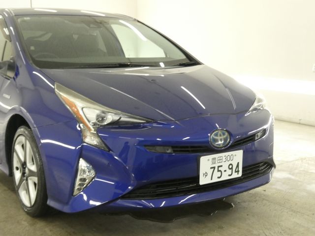 PRIUS 4WD