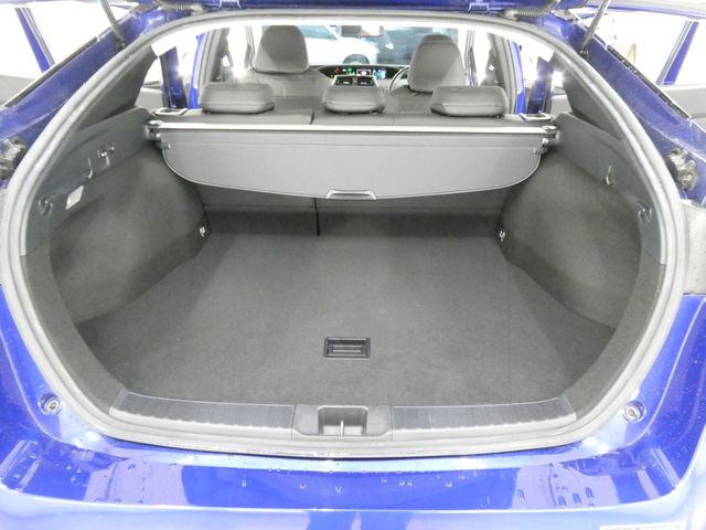 PRIUS 4WD
