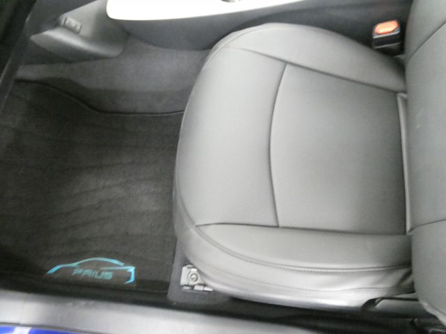 PRIUS 4WD