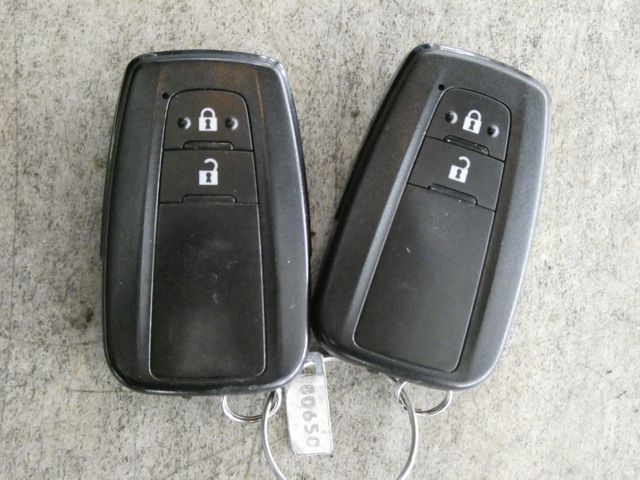 PRIUS 4WD