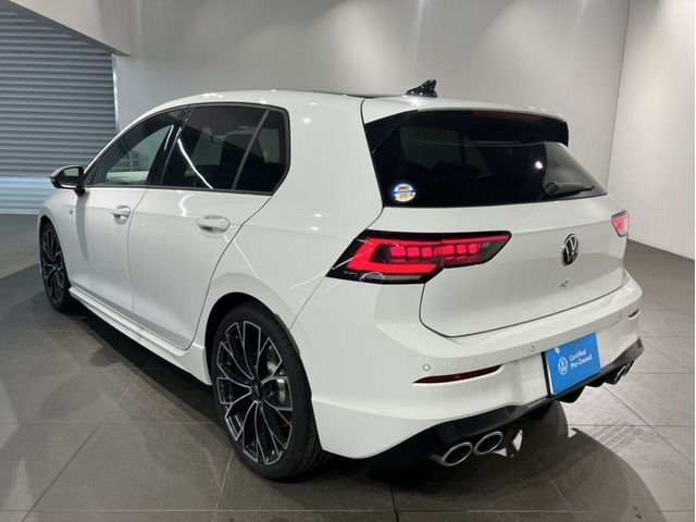 VOLKSWAGEN GOLF R