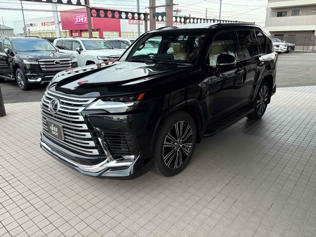 LEXUS LX600
