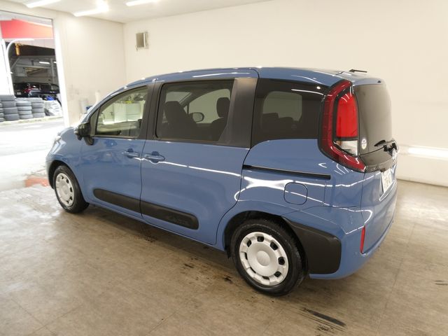 SIENTA HYBRID