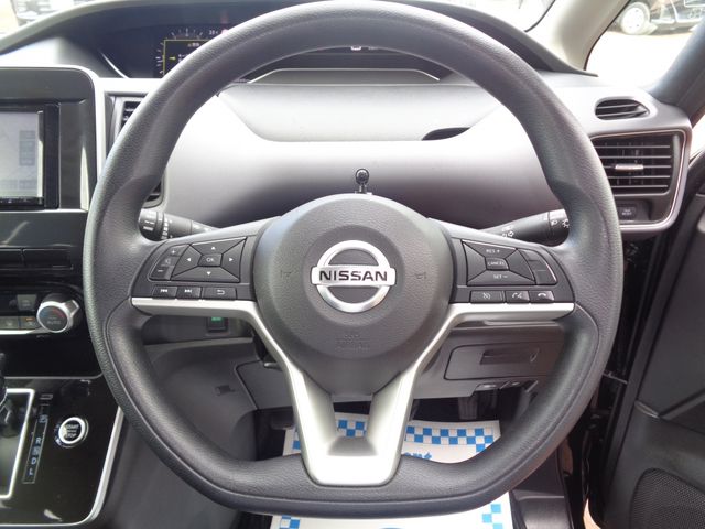 SERENA  S-HYBRID 4WD