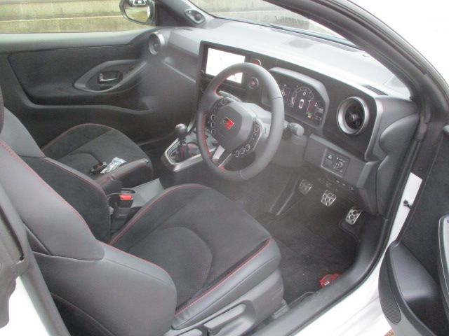 GR YARIS