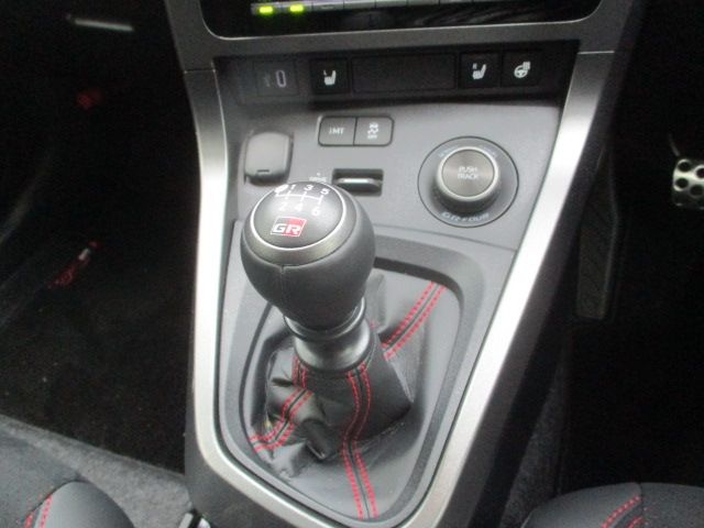 GR YARIS