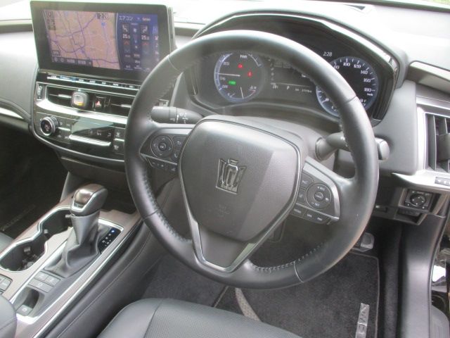 CROWN sedan hybrid 4WD