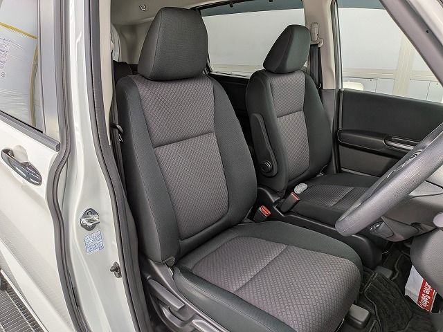 FREED plus HYBRID 4WD