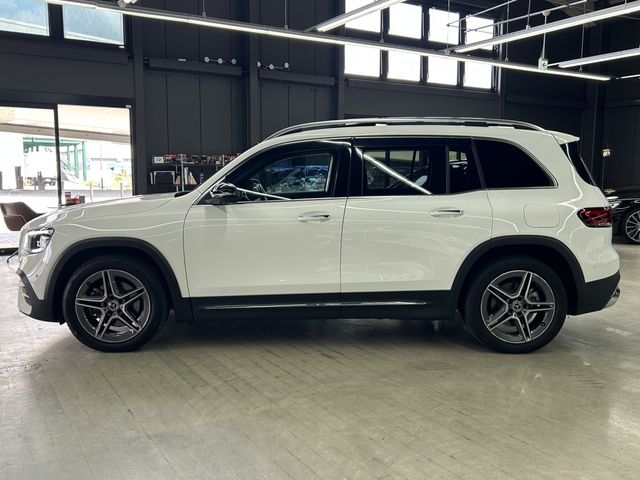 MERCEDES BENZ GLB