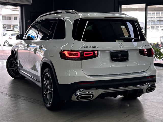 MERCEDES BENZ GLB