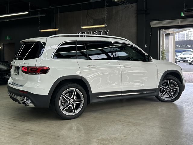 MERCEDES BENZ GLB