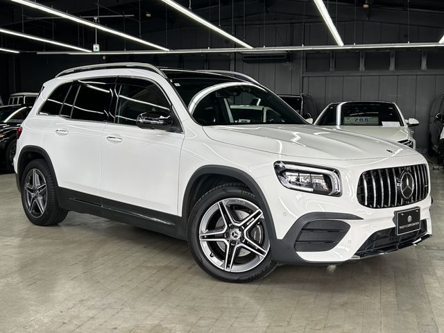 MERCEDES BENZ GLB