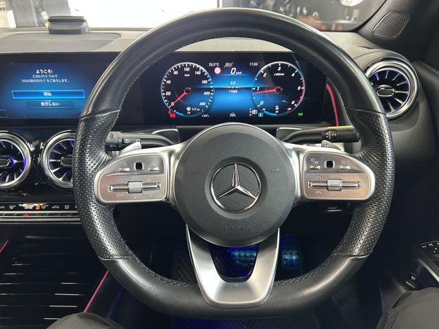 MERCEDES BENZ GLB
