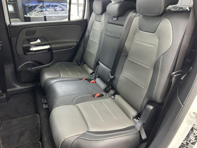 MERCEDES BENZ GLB