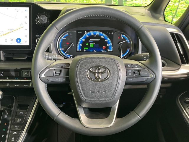 VOXY HYBRID