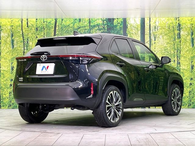 YARIS CROSS