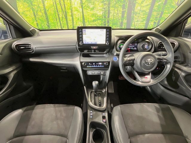 YARIS CROSS HYBRID