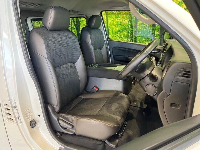 CARAVAN van 2WD