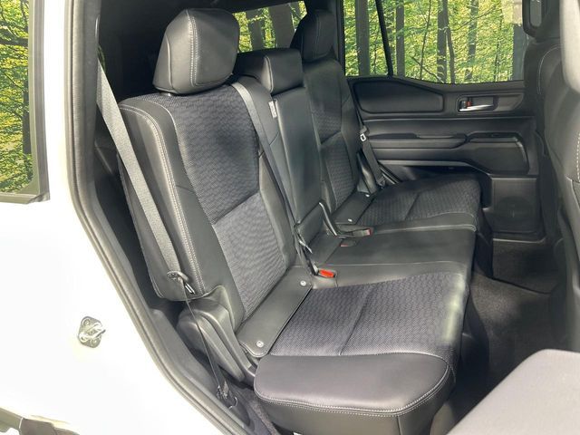 LANDCRUISER 250