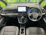 VOXY HYBRID
