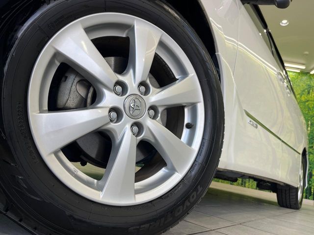 ESTIMA HYBRID 4WD