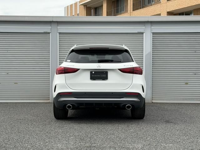 MERCEDES AMG GLA class