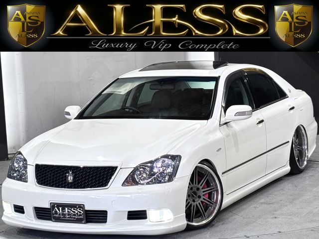 CROWN sedan
