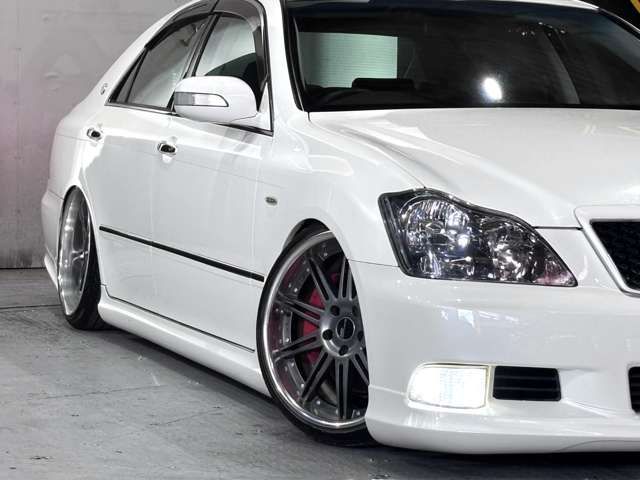 CROWN sedan