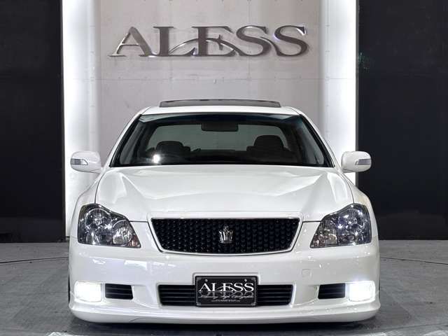 CROWN sedan