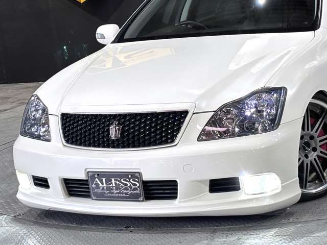 CROWN sedan