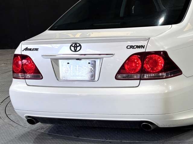 CROWN sedan