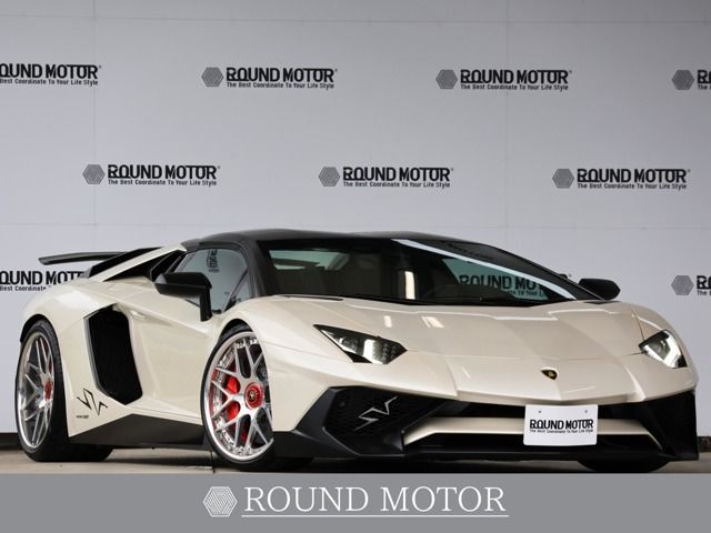 LAMBORGHINI Aventador Roadster