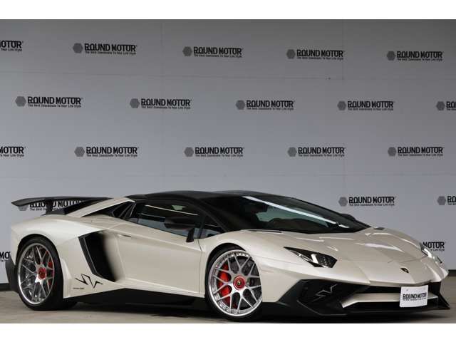 LAMBORGHINI Aventador Roadster