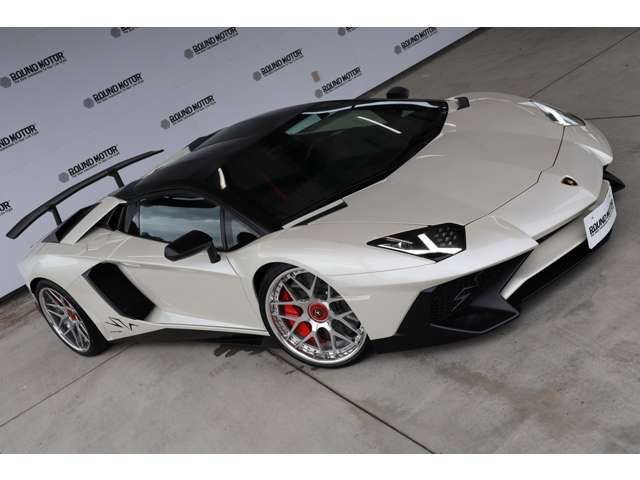 LAMBORGHINI Aventador Roadster