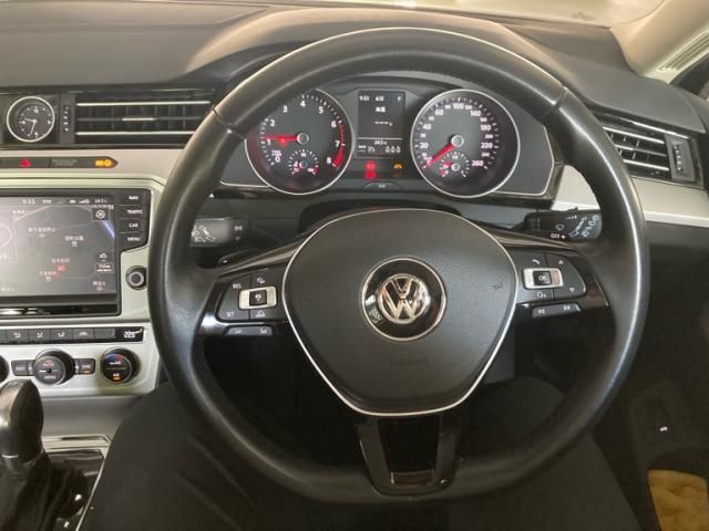 VW Passat Variant