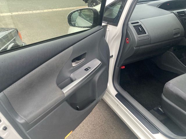 PRIUS Alpha