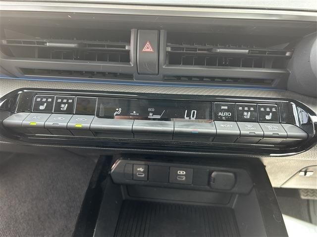 PRIUS 4WD