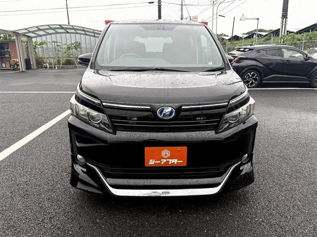 VOXY HYBRID