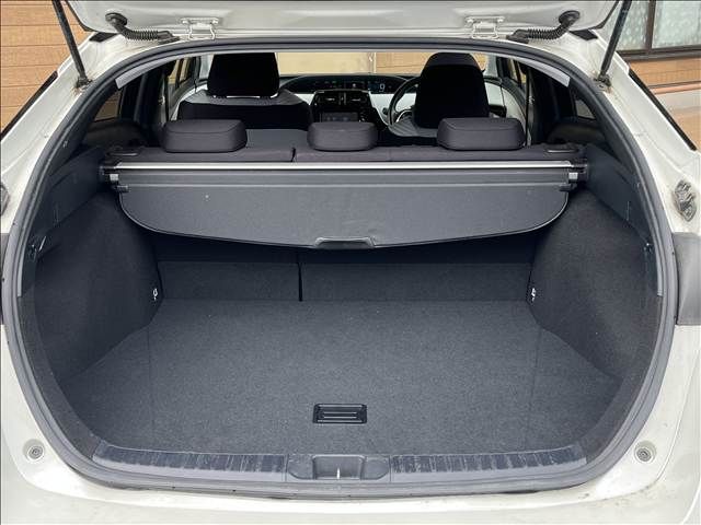 PRIUS 4WD