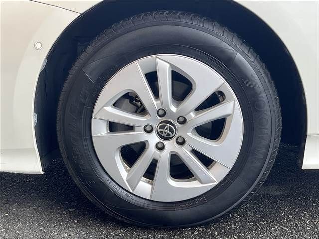 PRIUS 4WD